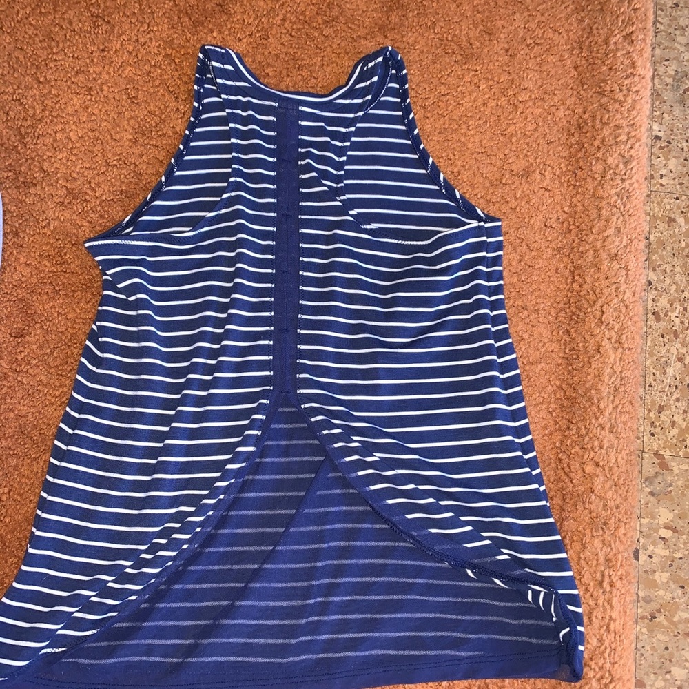 Athleta girl shirt